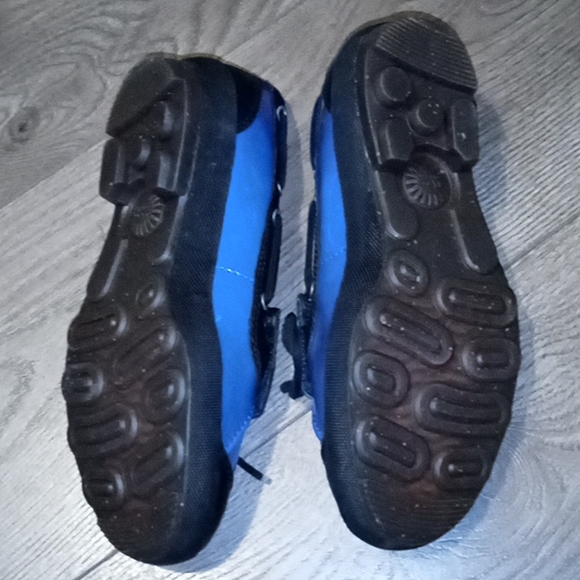 UGG slip ons - Picture 3 of 3